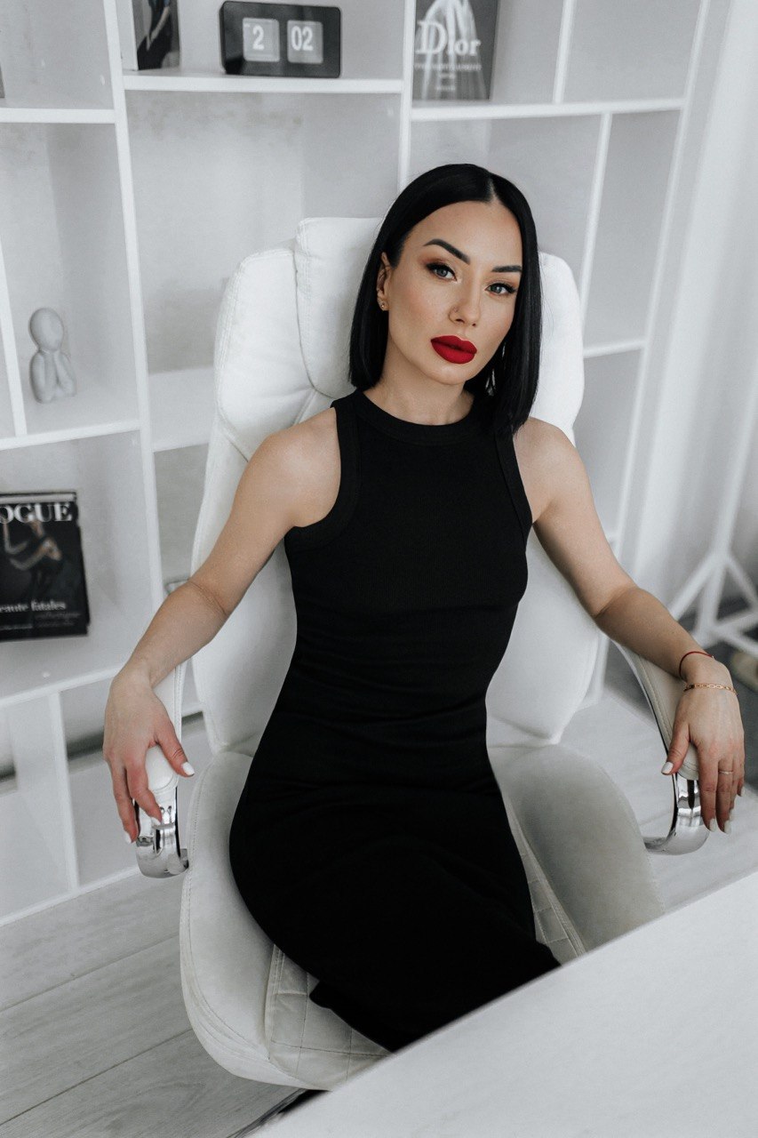 Юлия — основательница студии и мастер WowLashes